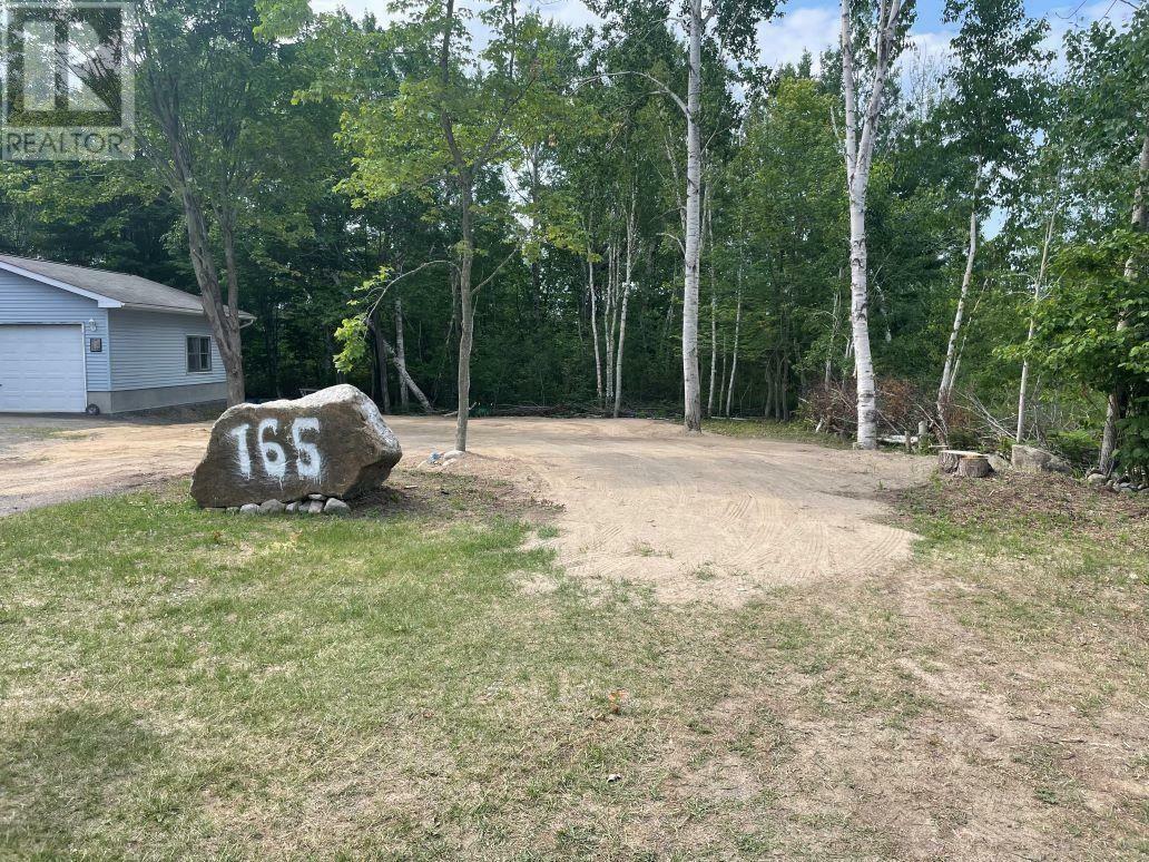 Photo de la propriété:  165 Youngfox Rd  ON P0R 1B0 