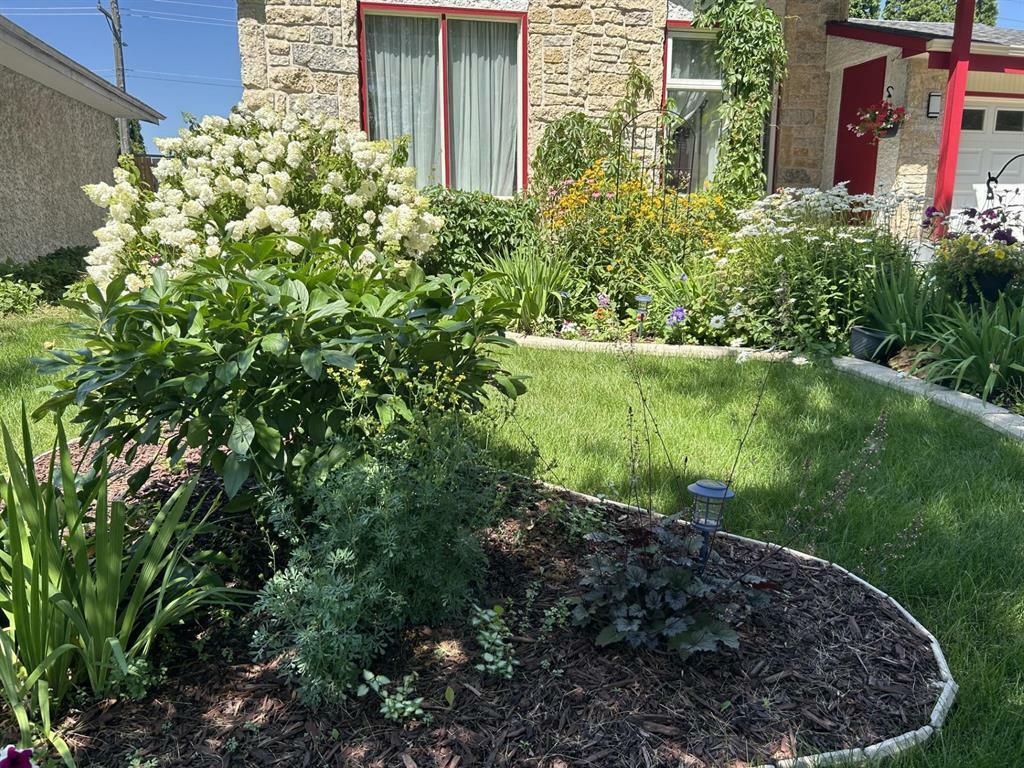 Photo de la propriété: 43 Willowbend Crescent MB R2N 1V2