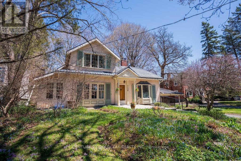 Property Photo: 1128 Lisgar Road ON K1M 0E6