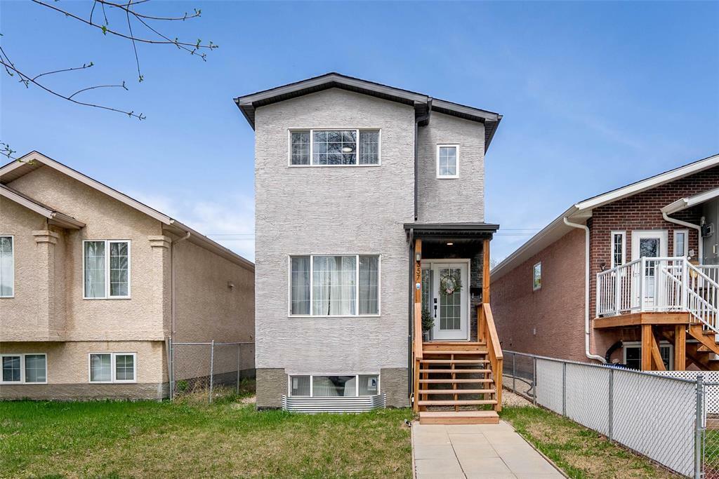 Photo de la propriété: 357 Melrose Avenue West MB R2C 1N9