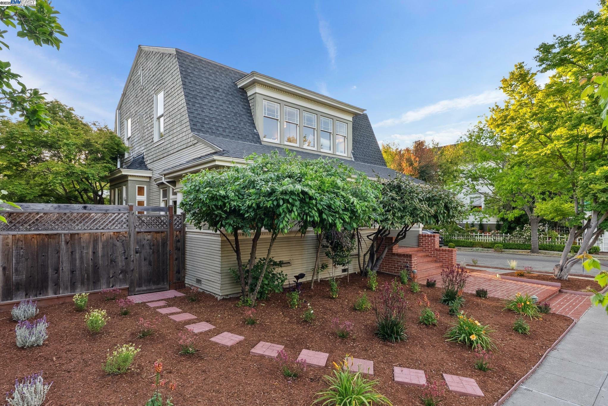 Property Photo:  1325 Saint Charles St  CA 94501 