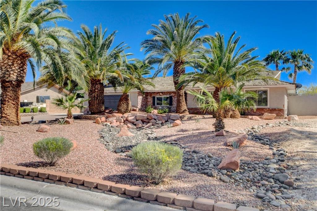Property Photo: 6117 Foxcroft Avenue NV 89108
