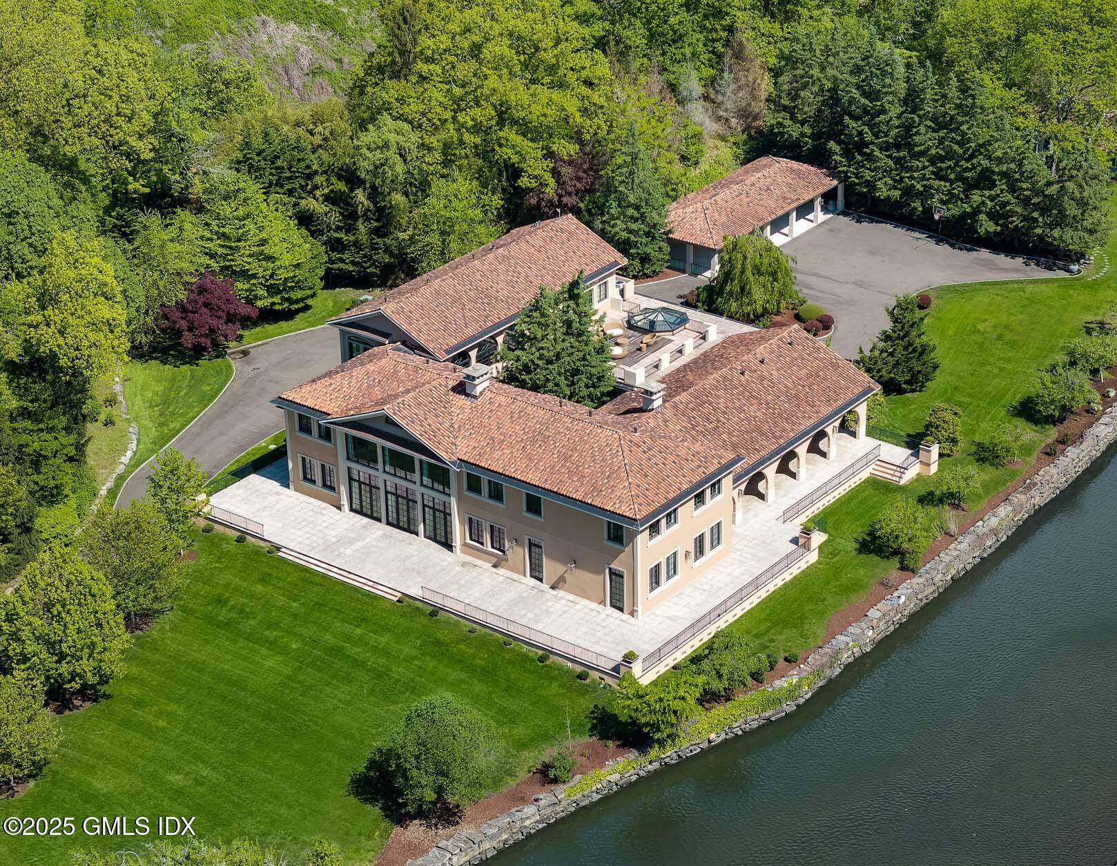 41 Meadow Wood Drive  Greenwich CT 06830 photo