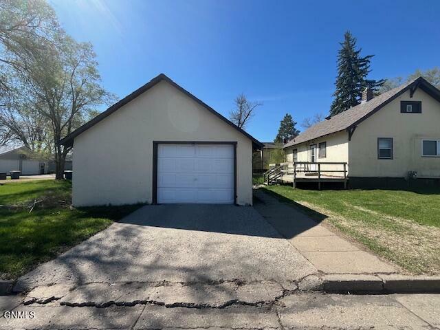 Property Photo: 901 8th Avenue SE ND 58401