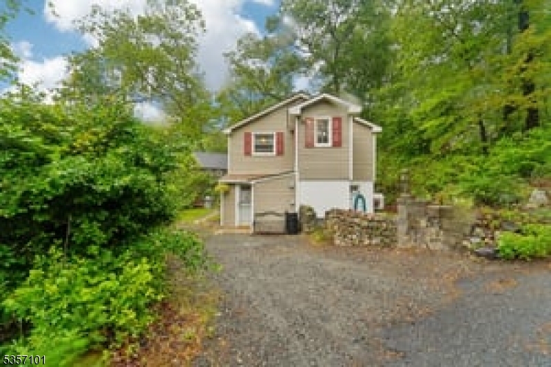 Property Photo: 8 Oak Ave NJ 07834