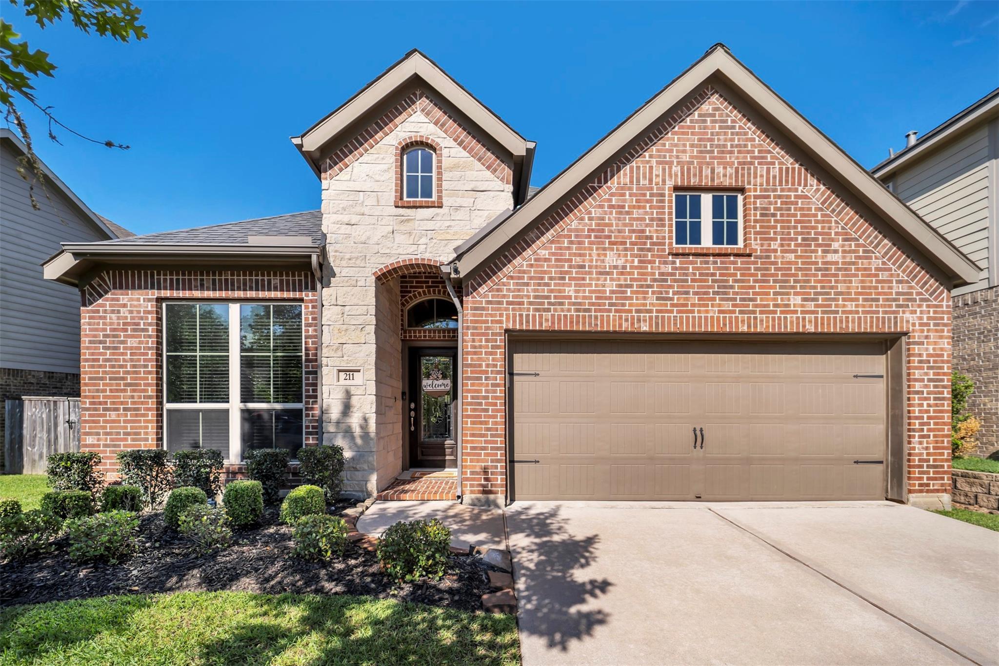 Property Photo:  211 Clementine Court  TX 77316 