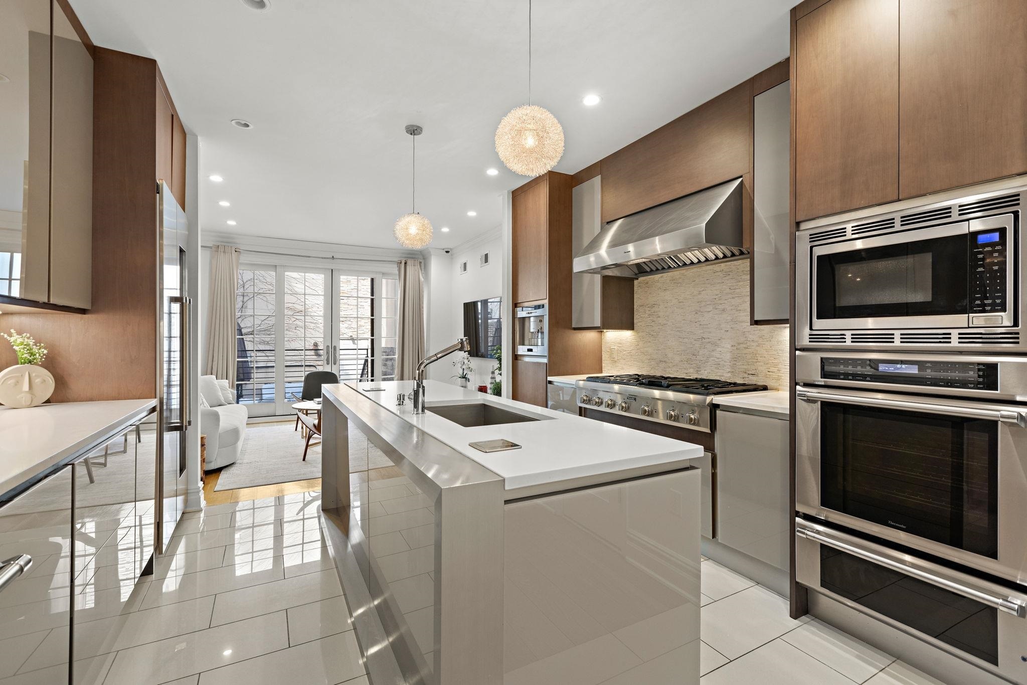 526 Hudson St  Hoboken NJ 07030 photo