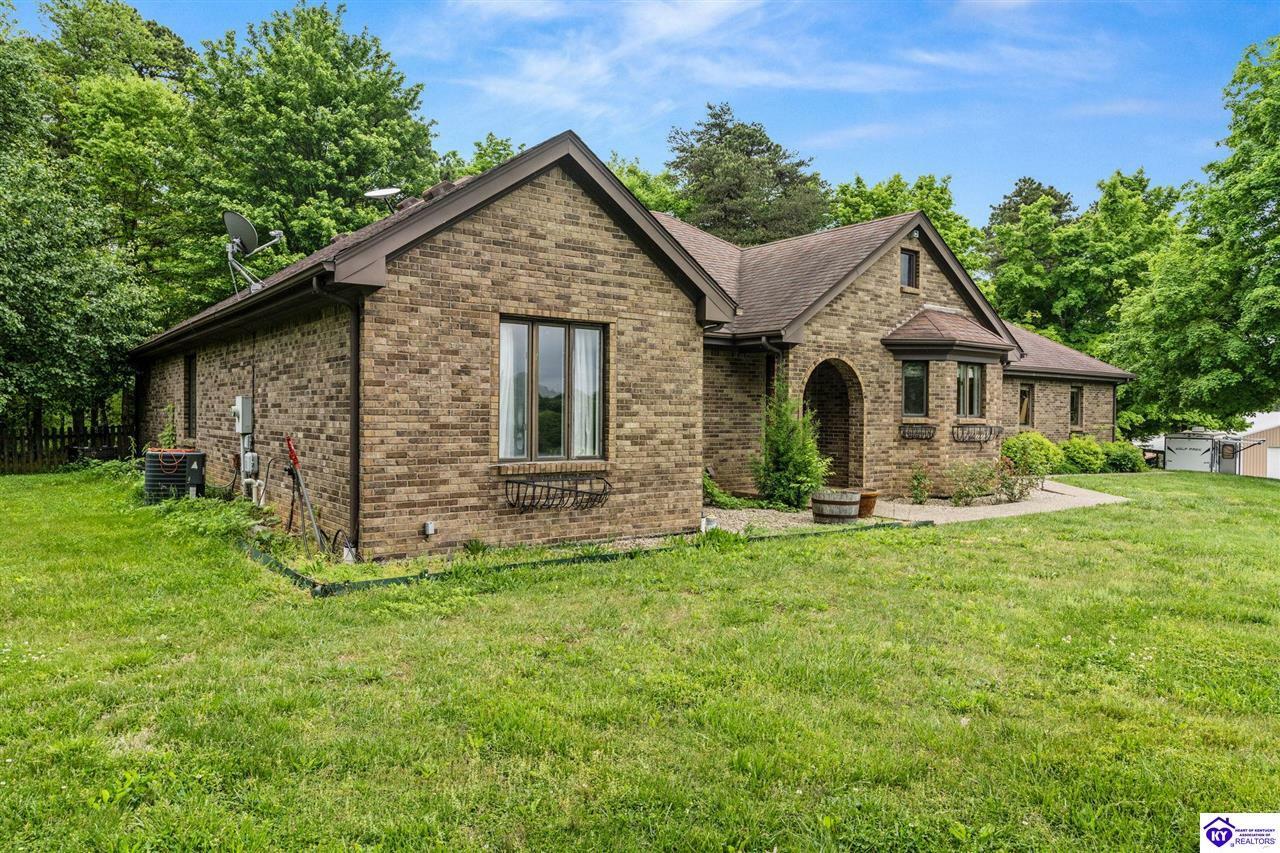 Property Photo: 1093 W Bryan Road KY 42701