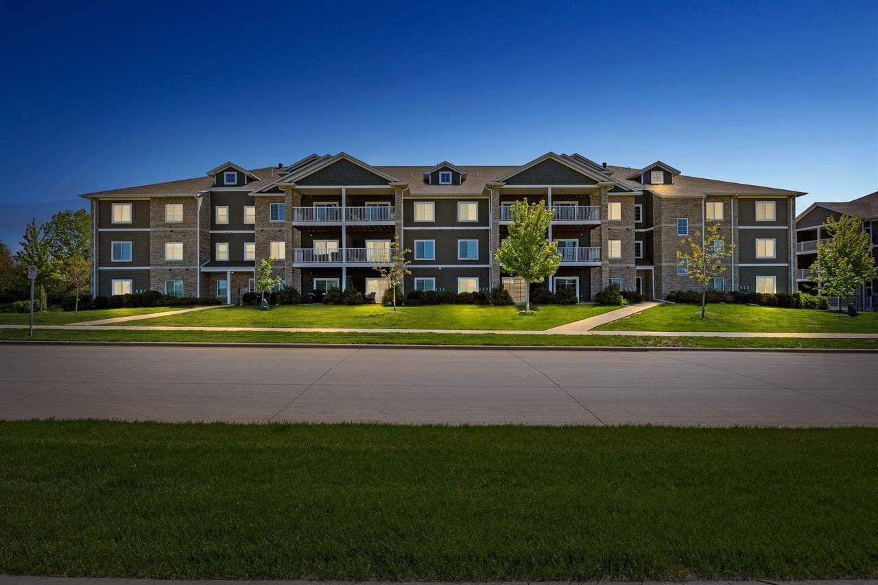 Property Photo: 2863 Spring Rose Cir #303 IA 52241-0000