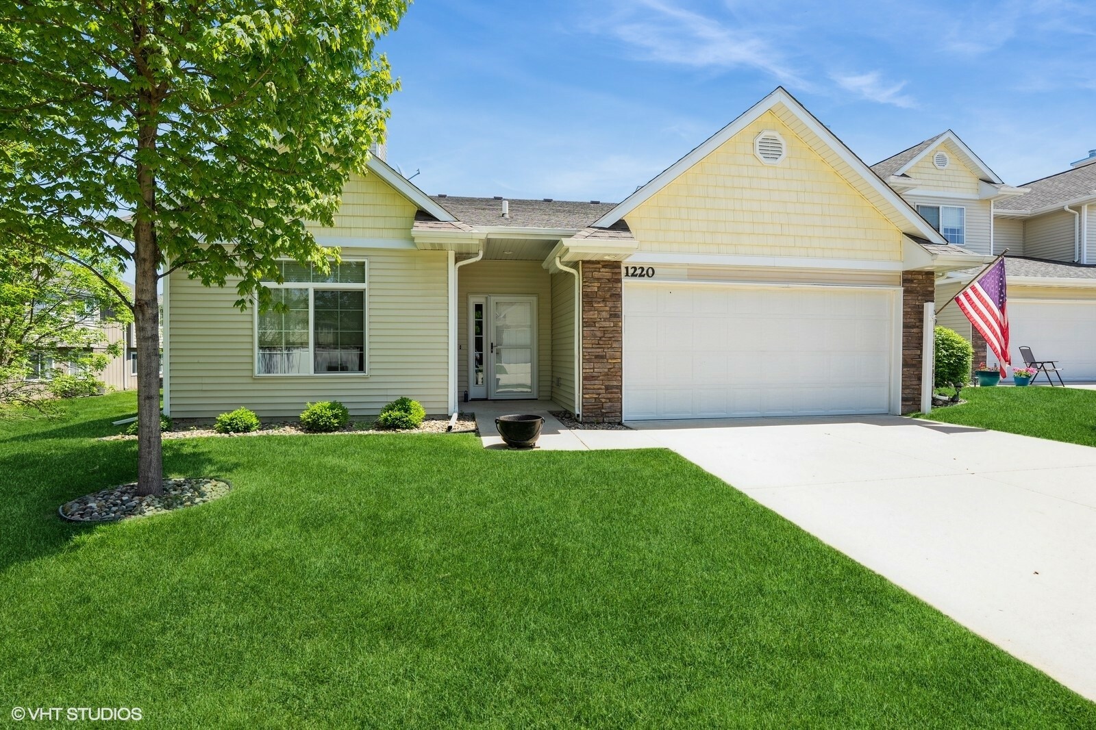Property Photo: 1220 SE Birch Lane IA 50021