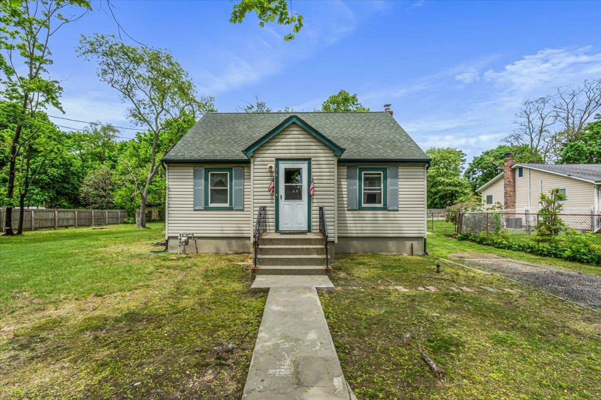 Property Photo:  275 Ocean Avenue  NY 11717 