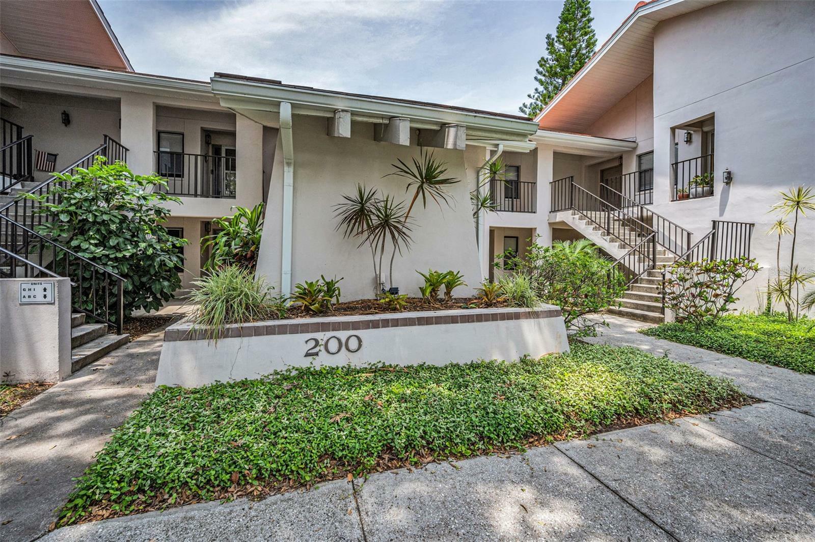 Property Photo: 300 S Florida Avenue 200J FL 34689