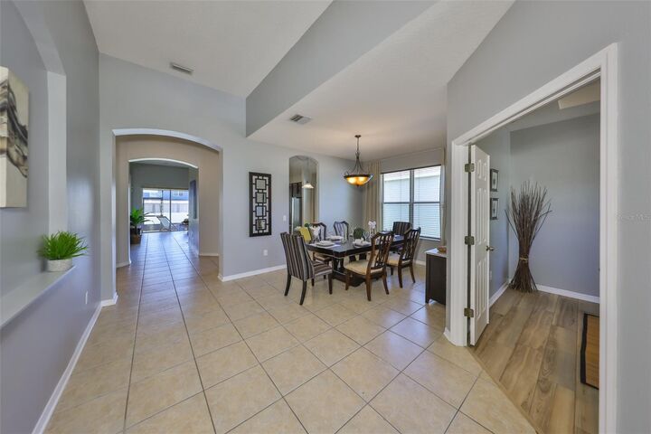 Property Photo:  11408 Coventry Grove Circle  FL 33547 