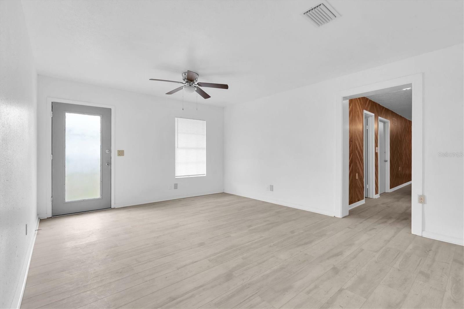 Property Photo: 9309 N Elmer Street FL 33612