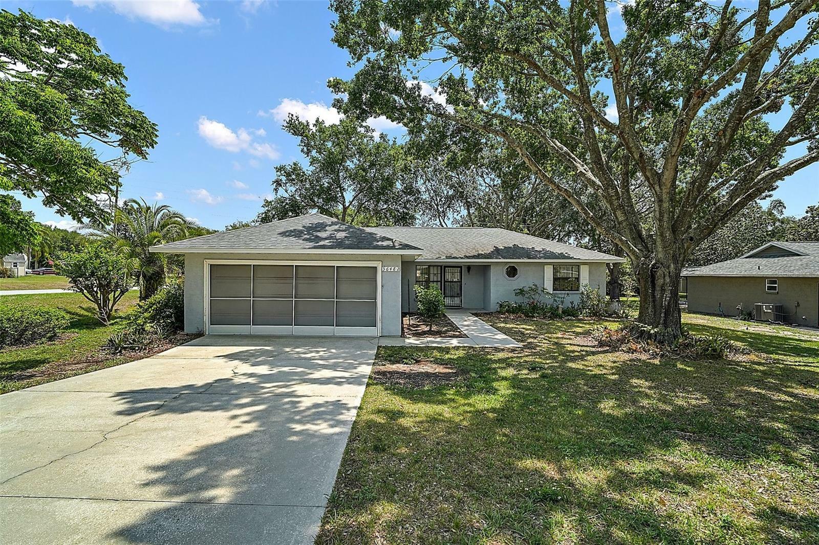 Property Photo: 36482 Doral Drive FL 32735
