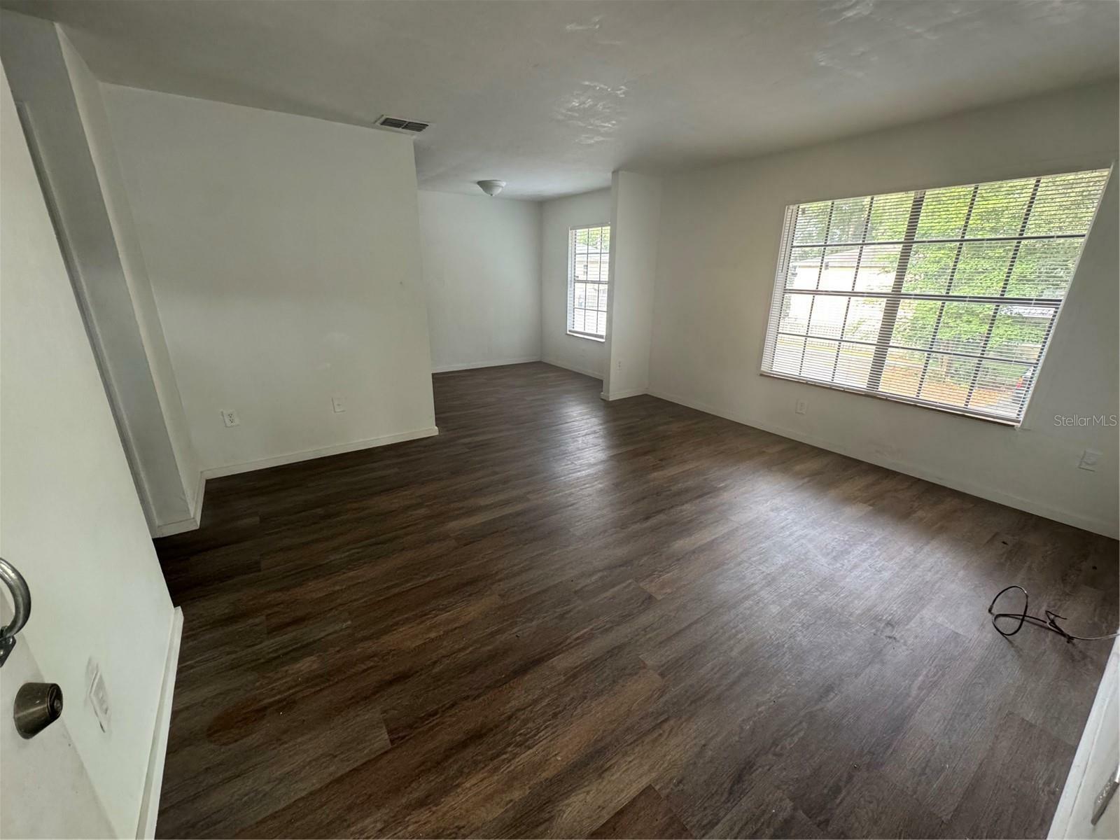 Property Photo:  3120 SW 26th Terrace B  FL 32608 
