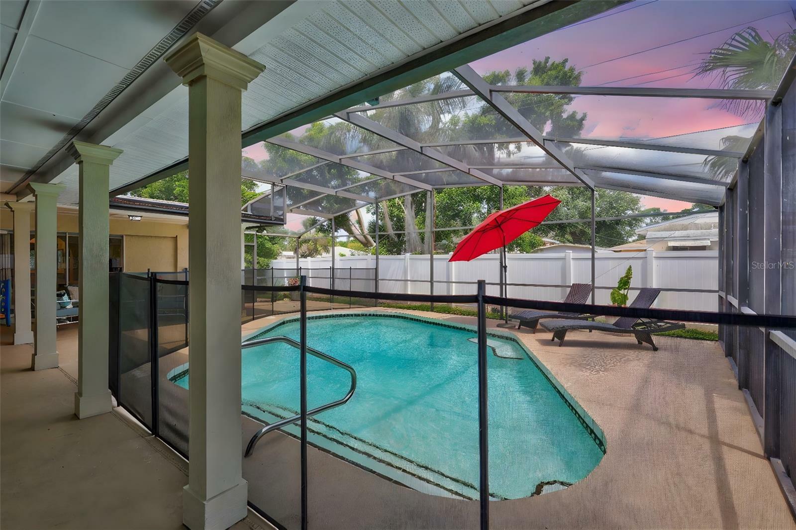 Property Photo: 5126 15th Avenue W FL 34209