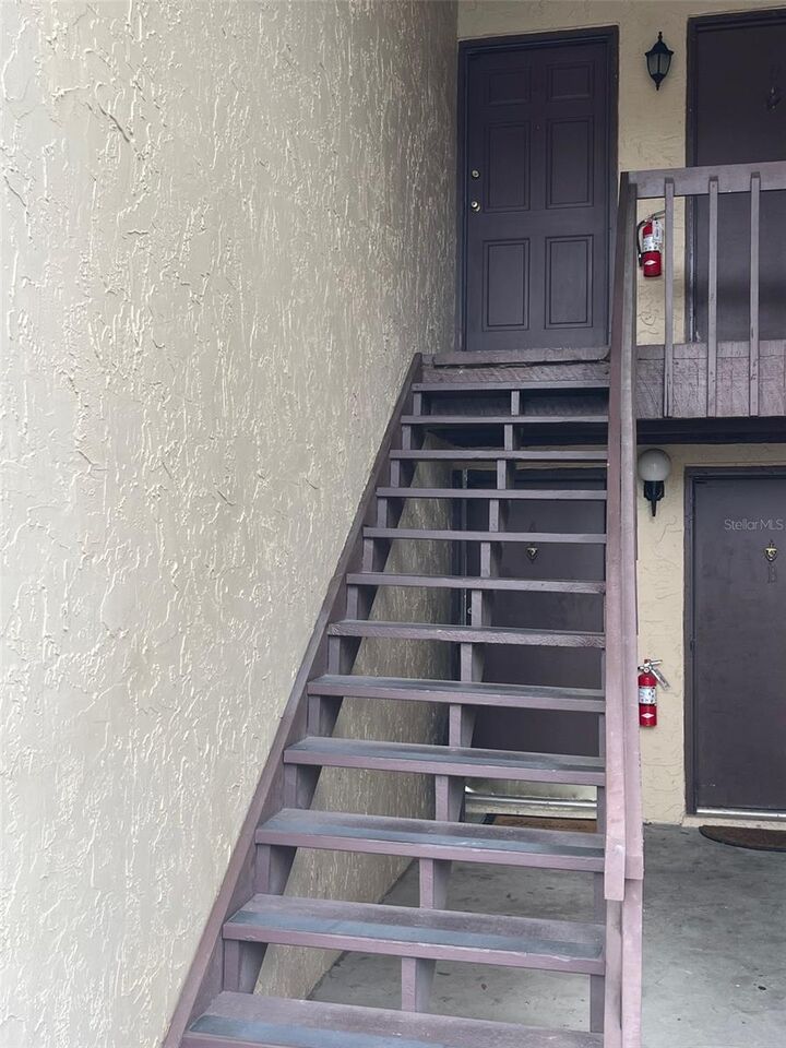 Property Photo: 2624 Hidden Lake Dr N C FL 34237