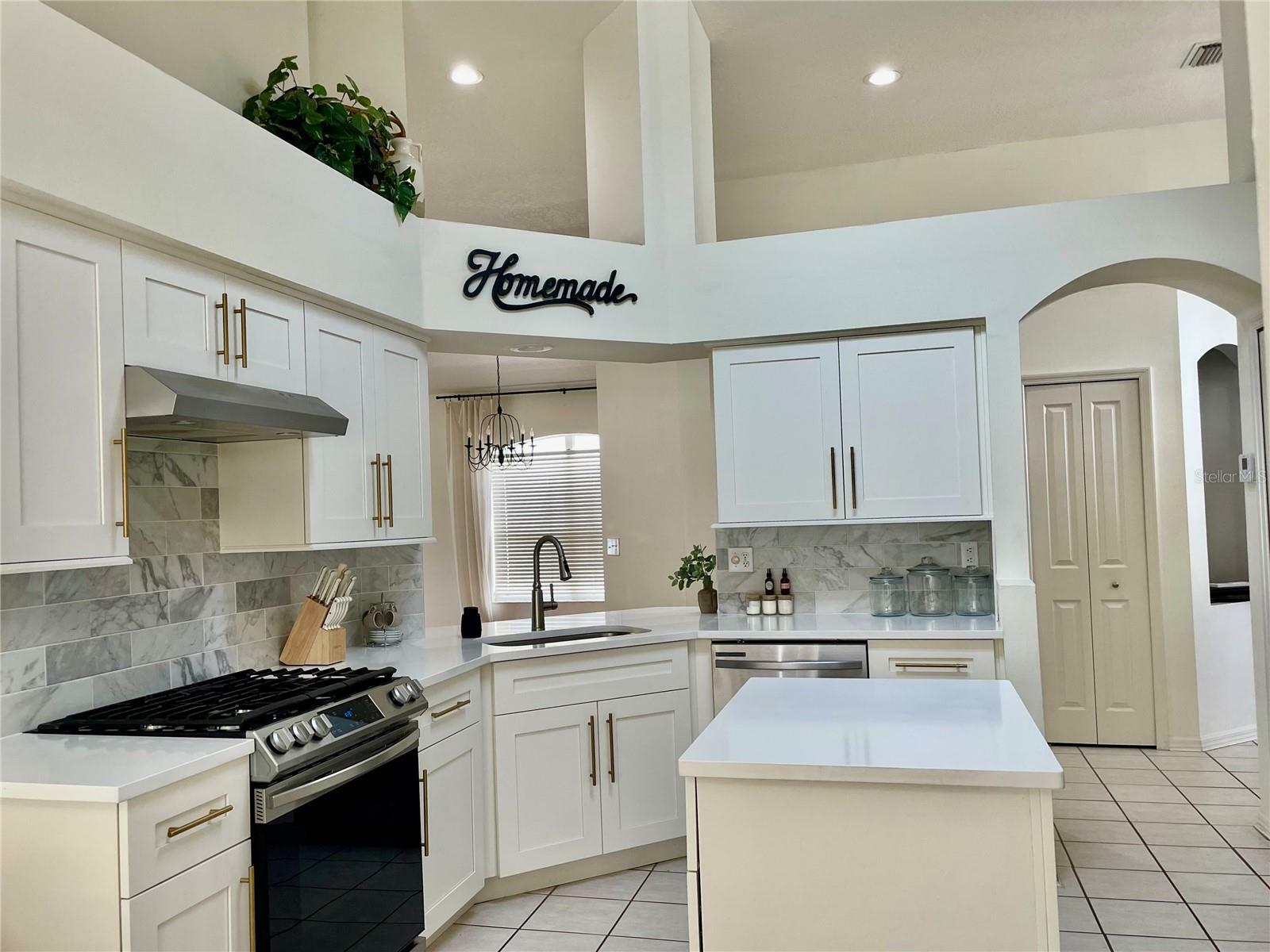 Property Photo: 29228 Yarrow Drive FL 33543