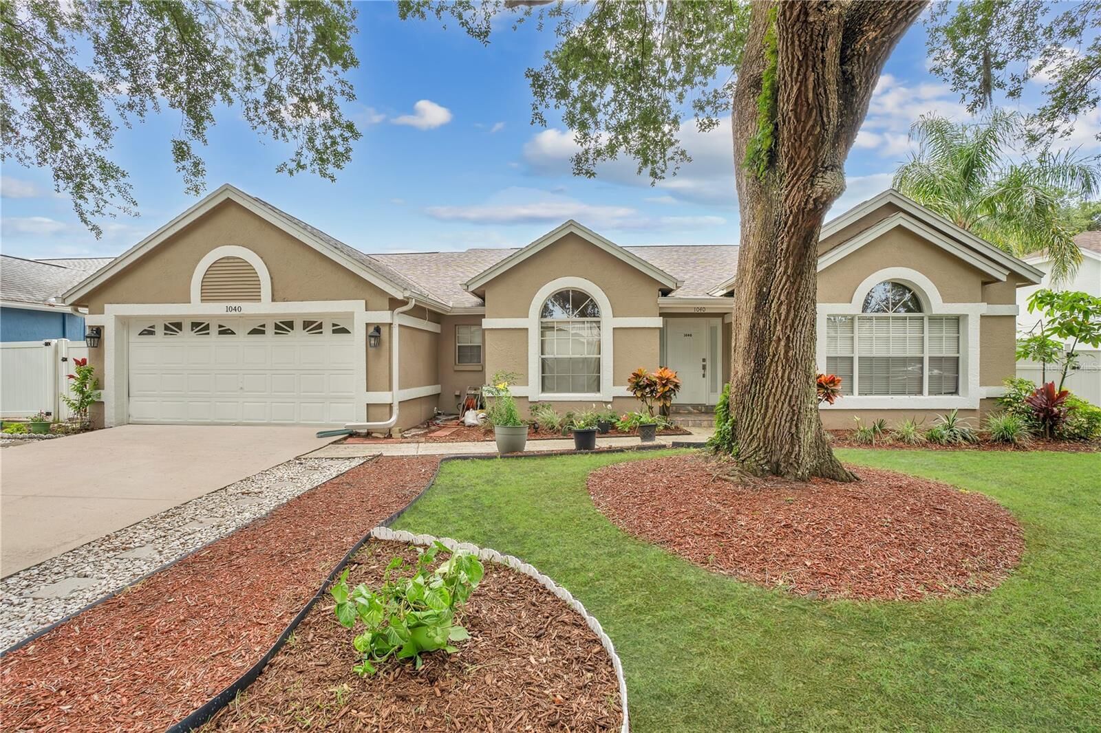 Property Photo: 1040 Big Oaks Boulevard FL 32765