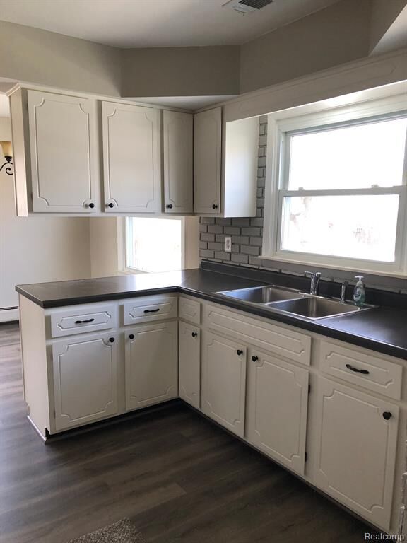 Property Photo:  5510 Berkley Drive  MI 48327 2706 