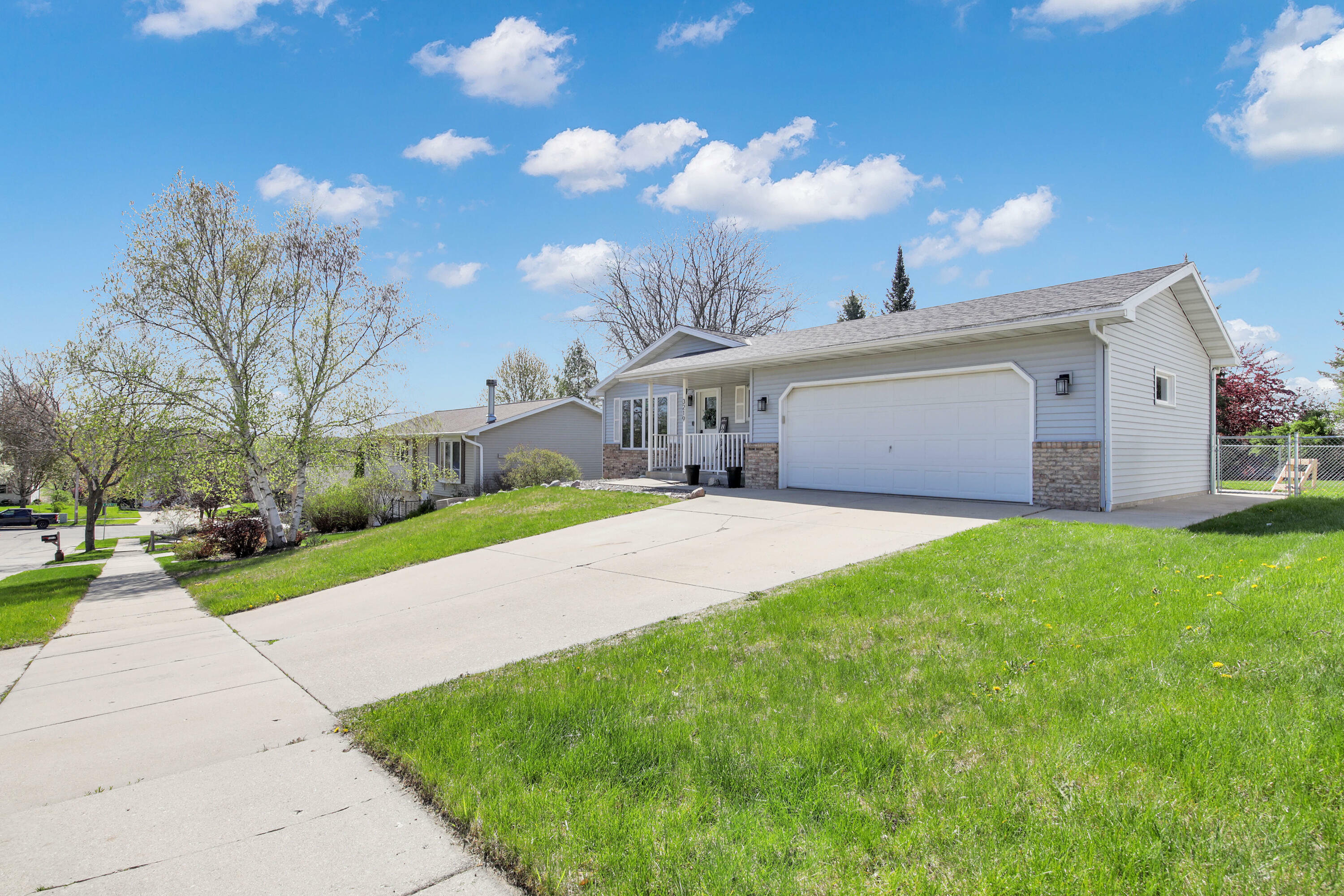 Property Photo: 3219 Windsor Pl WI 53090