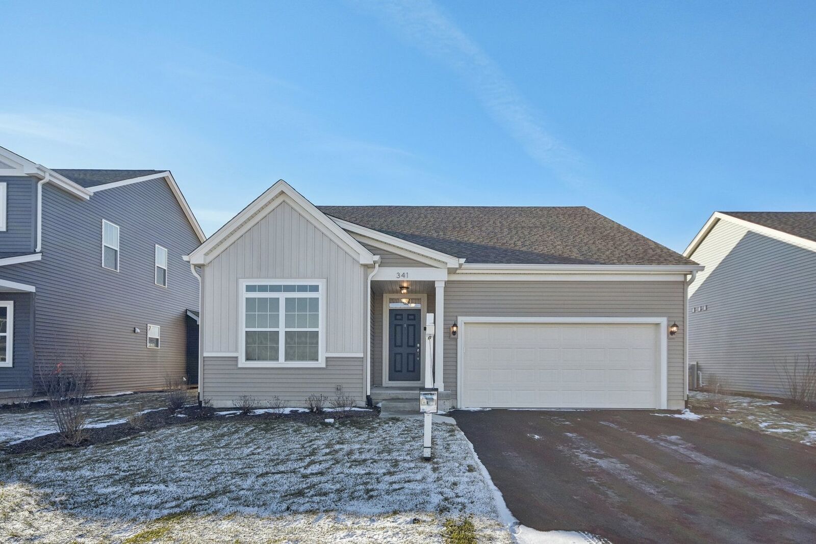 Property Photo:  341 N Aspen Drive  IL 60112 