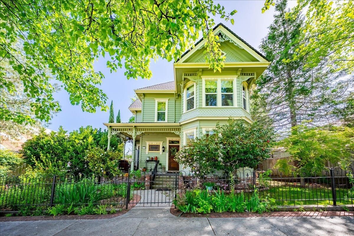 Property Photo:  30 W Grass Valley Street  CA 95713 
