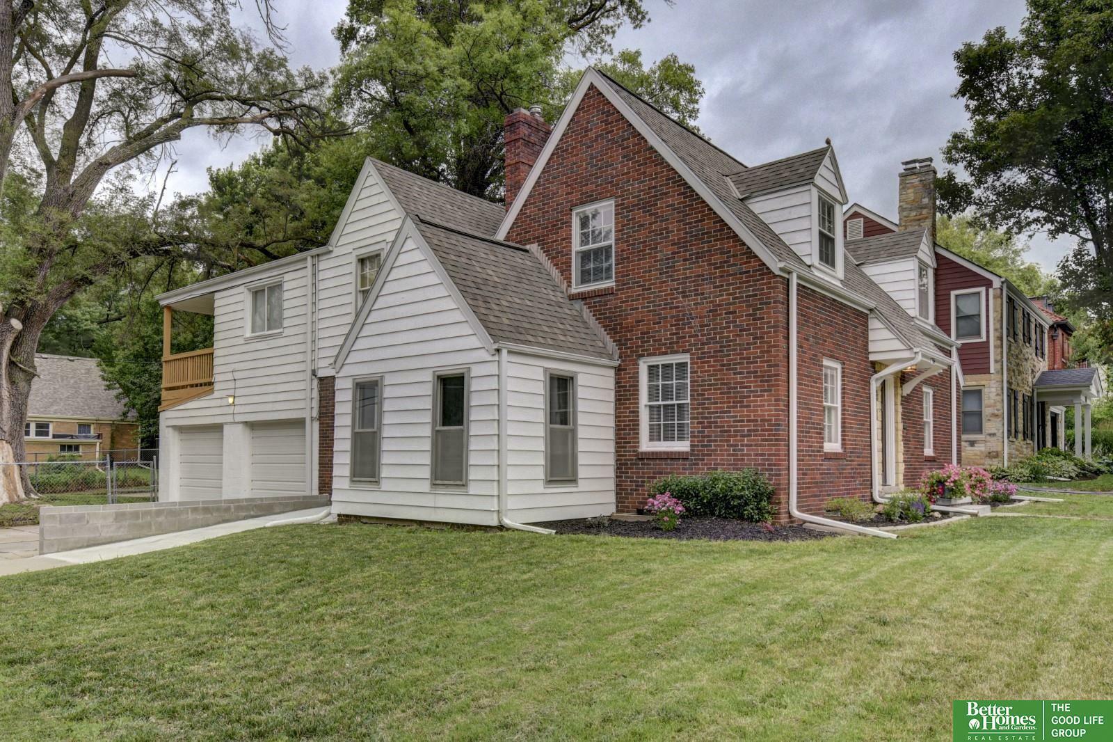 Property Photo: 2002 N 55 Street NE 68104