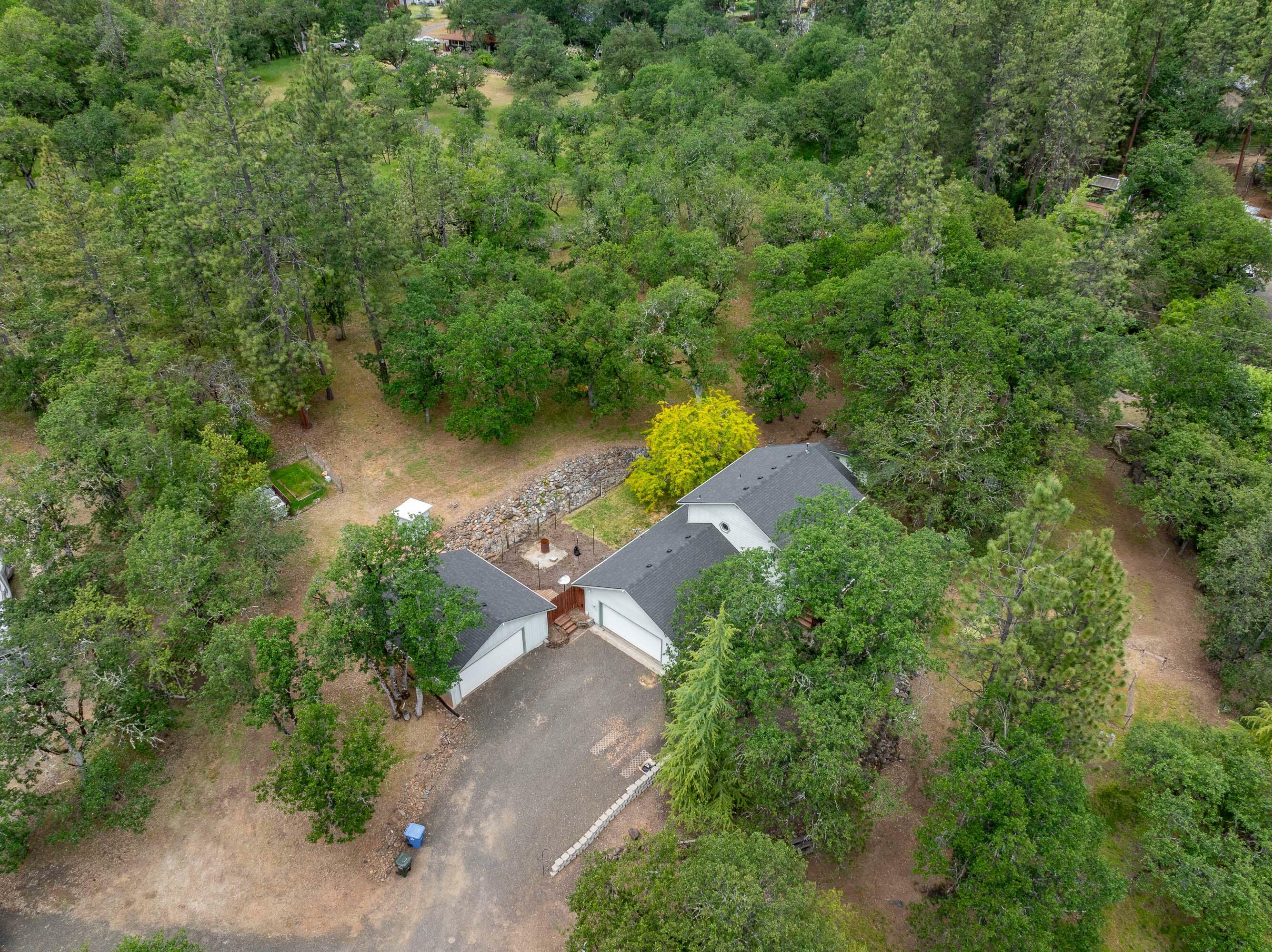 Property Photo: 200 Rene Drive OR 97539