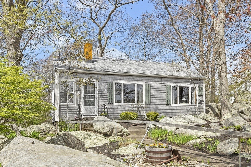 Property Photo: 6 Laurel Acres MA 01966