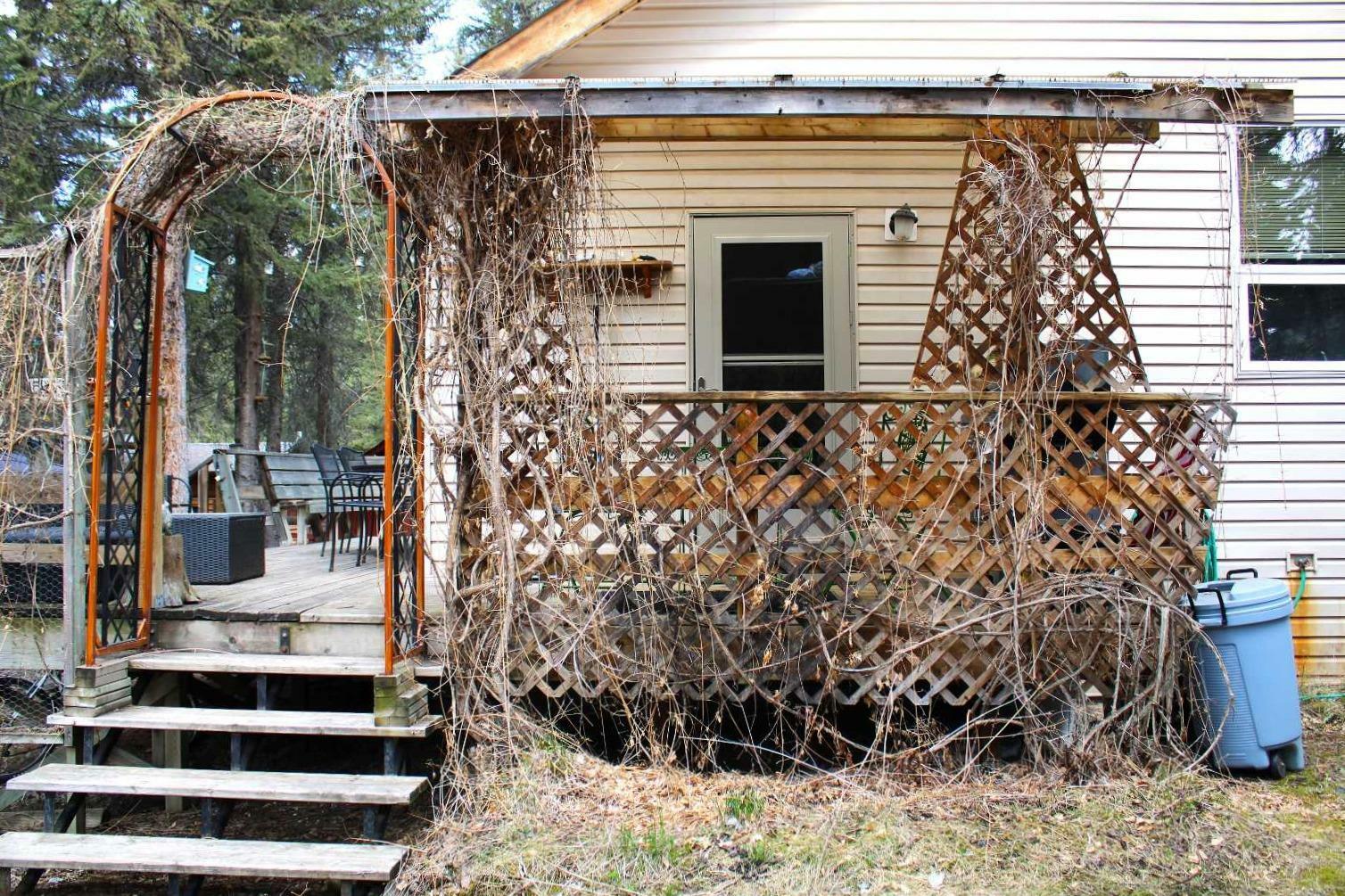 Property Photo:  5227 Township Road 320 94  AB T0M 1X0 