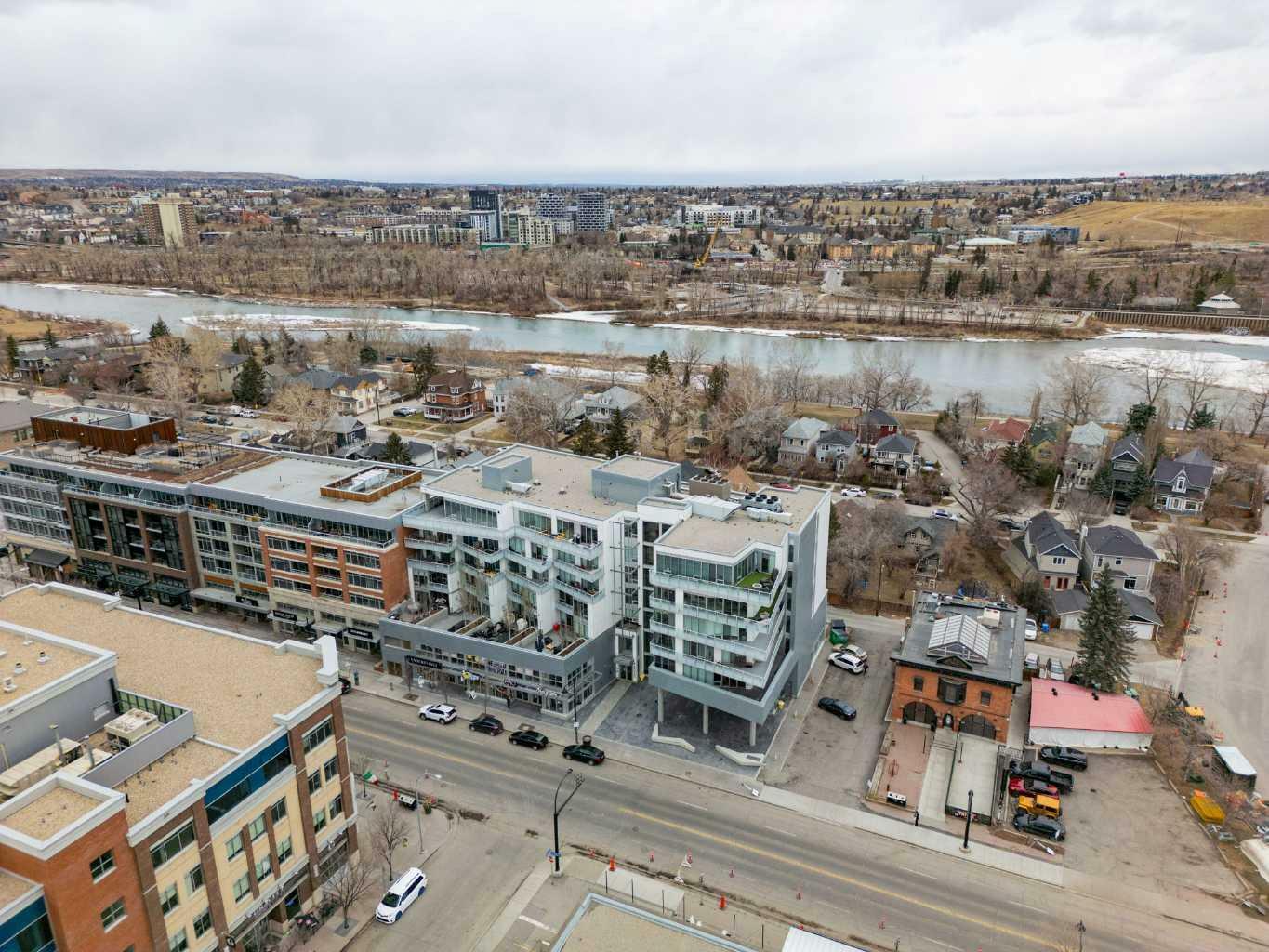 Property Photo: 1020 9 Avenue SE 312 AB T2G 0S7