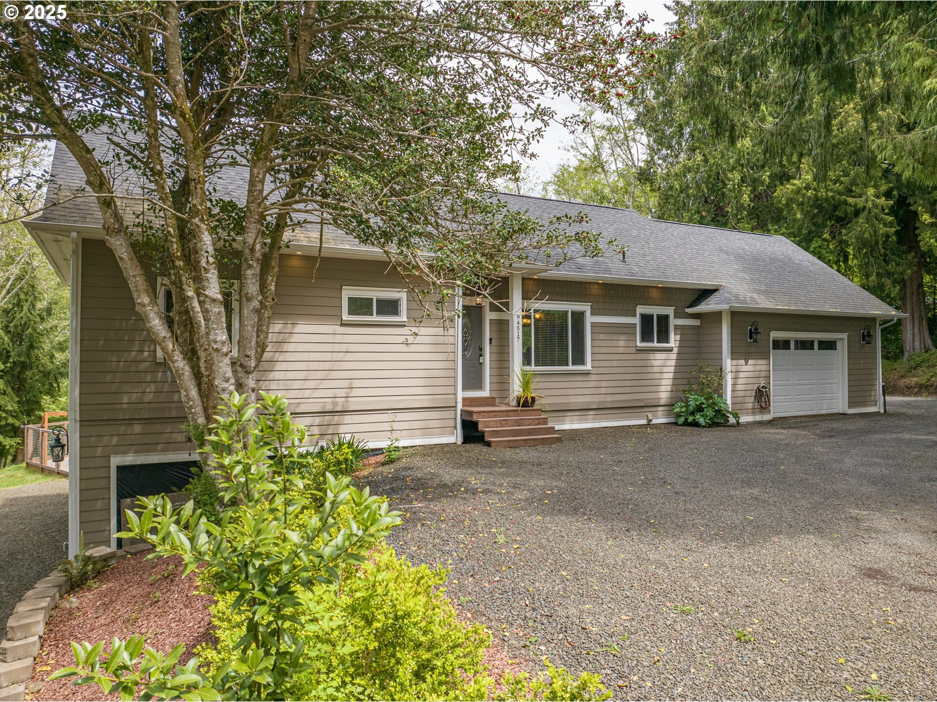 Property Photo: 94517 Shelley Ln OR 97423