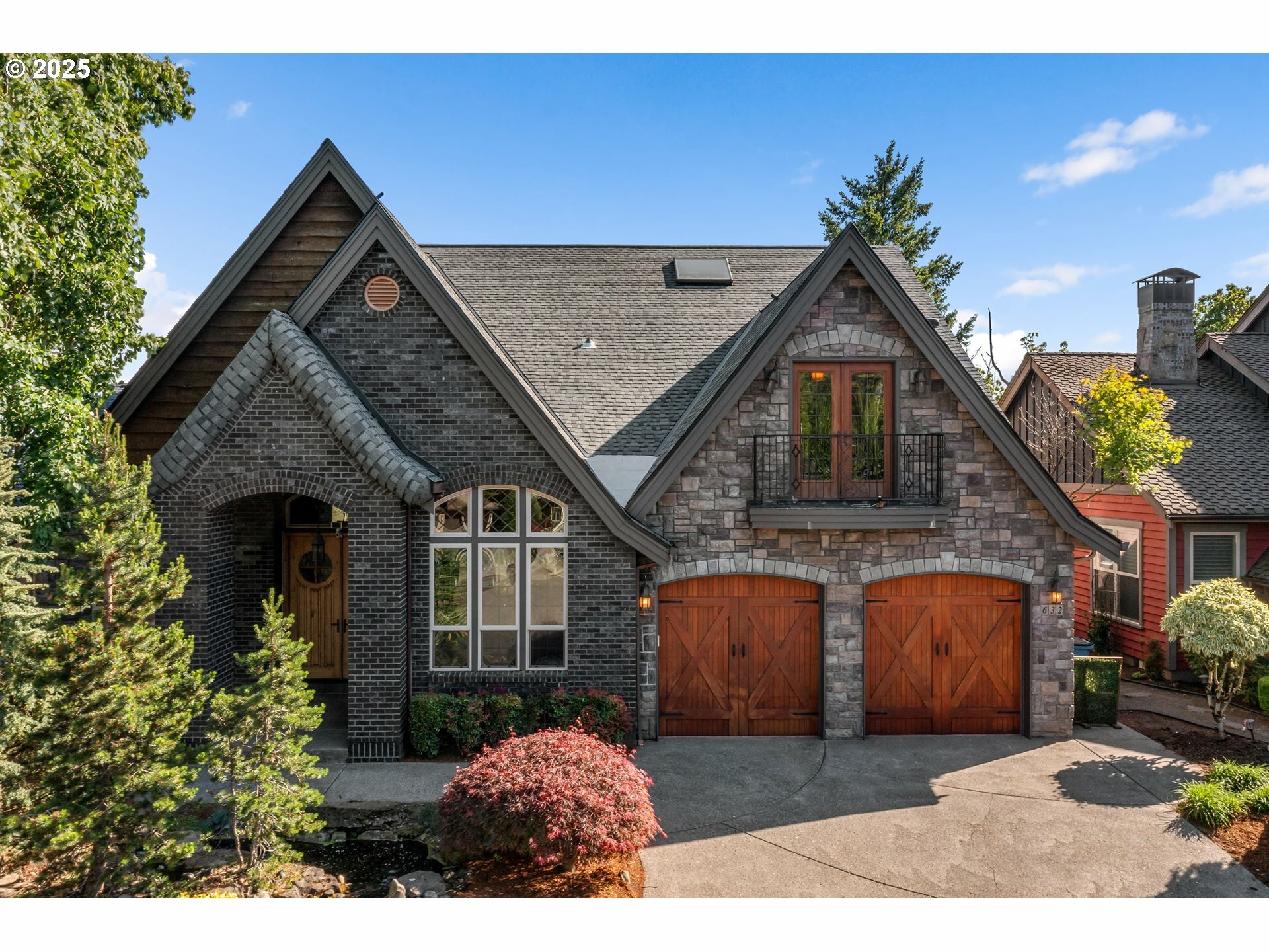 Property Photo: 632 W T St WA 98671