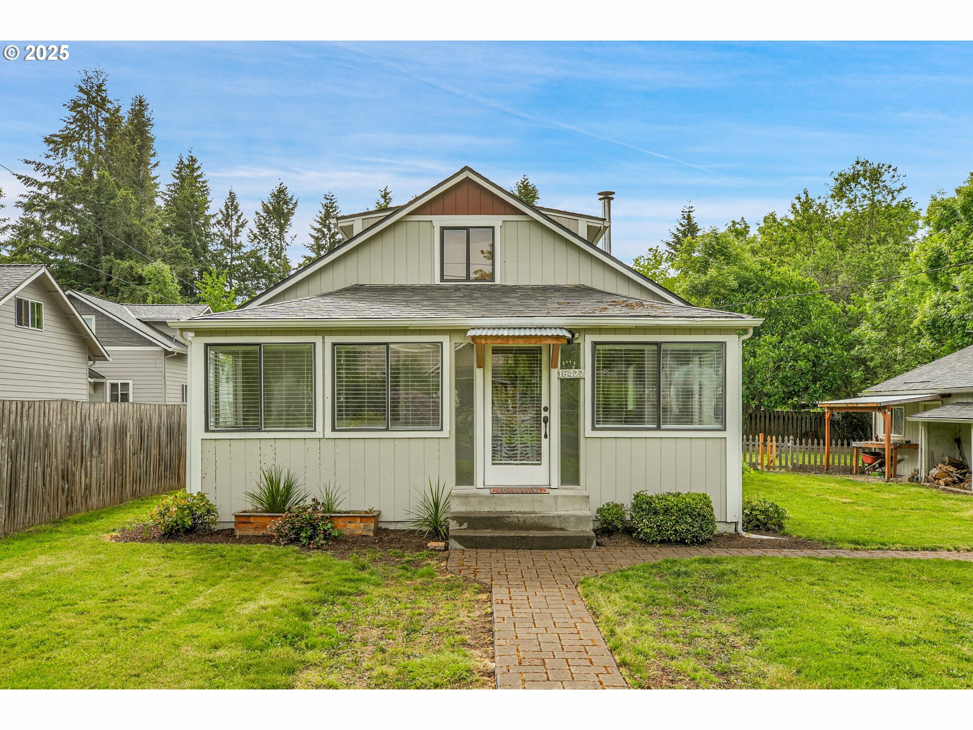 Property Photo: 16427 Front Ave OR 97045