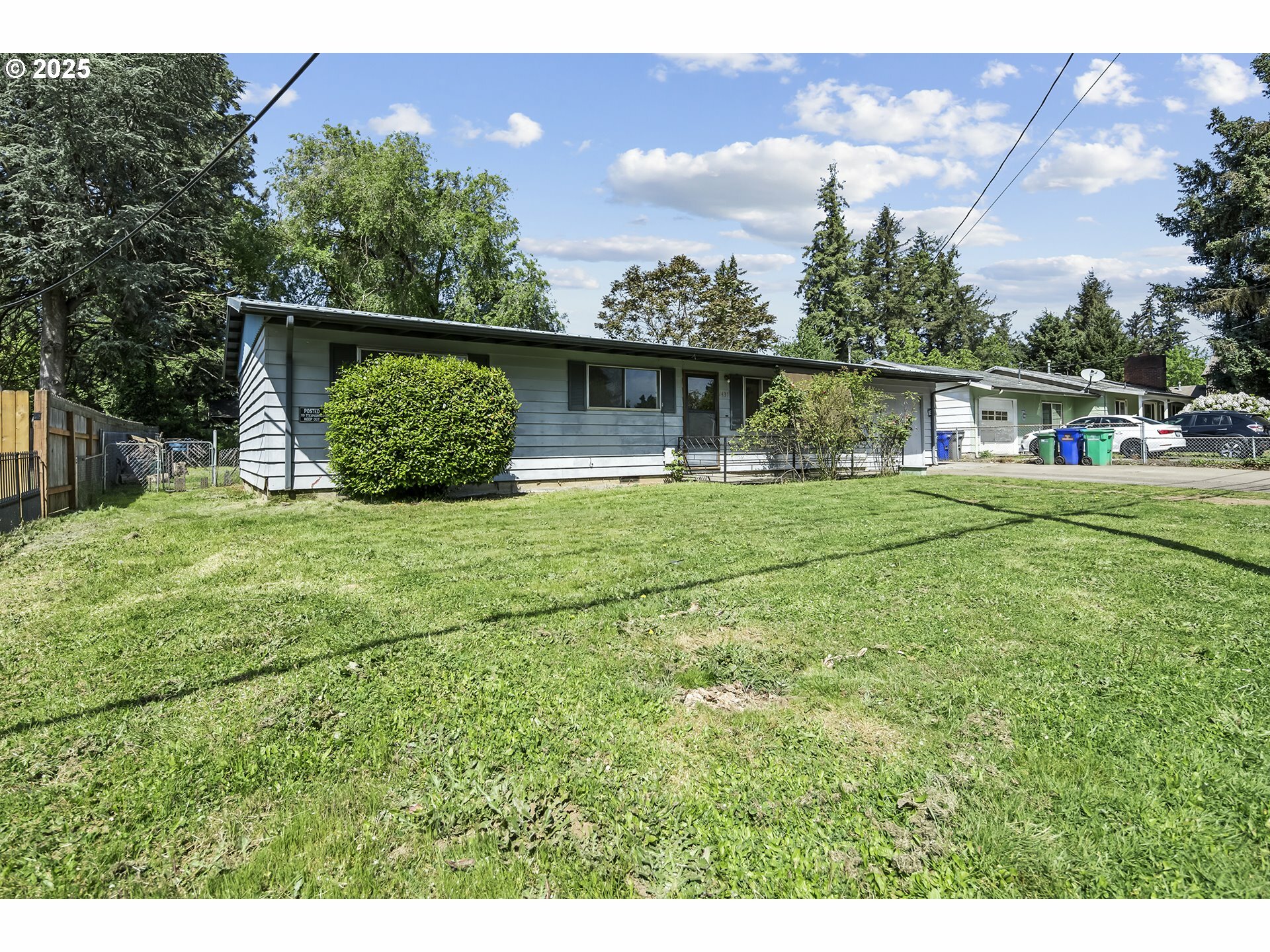 Property Photo: 1437 SE 140th Ave OR 97233