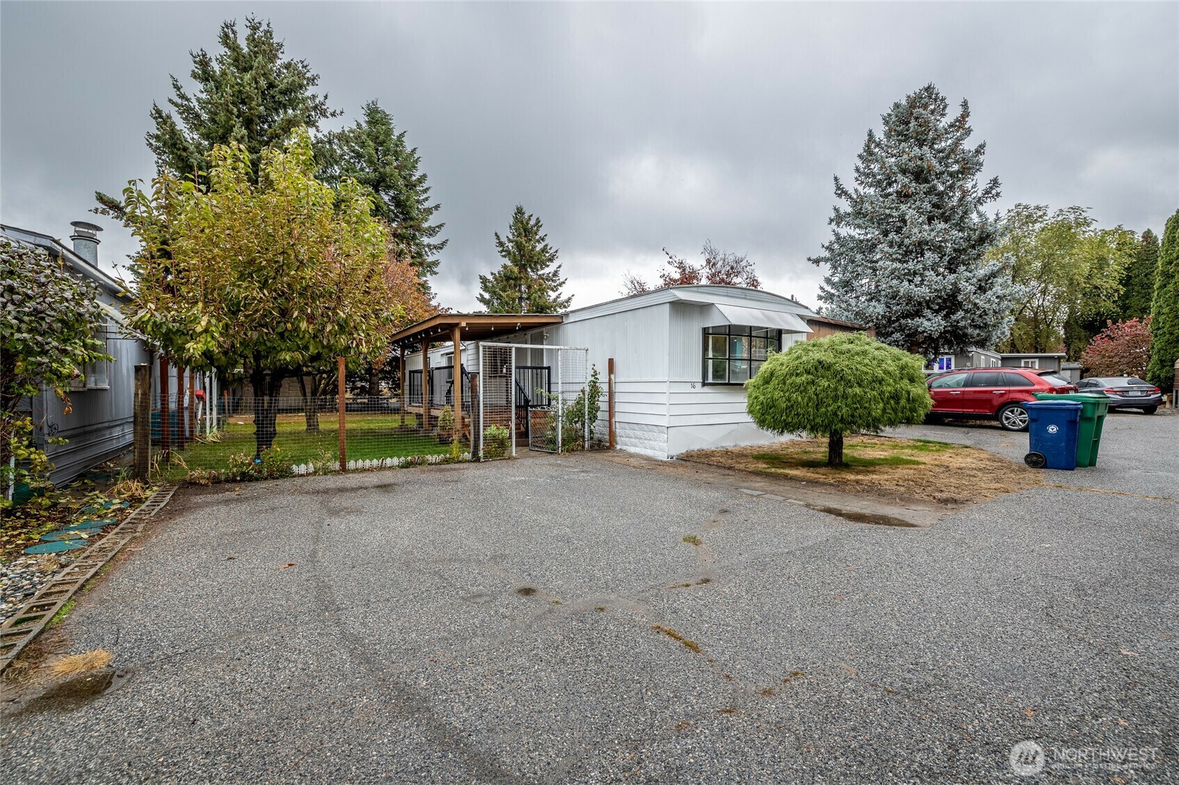 Property Photo: 211 Pace Drive 16 WA 98802