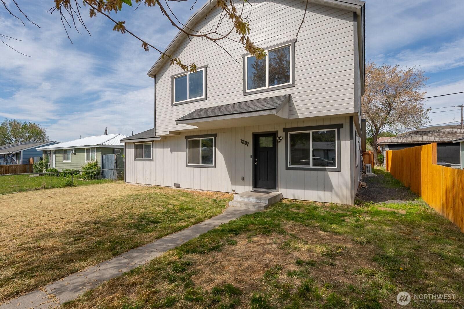 Property Photo: 1207 Cottage Street SE WA 98823