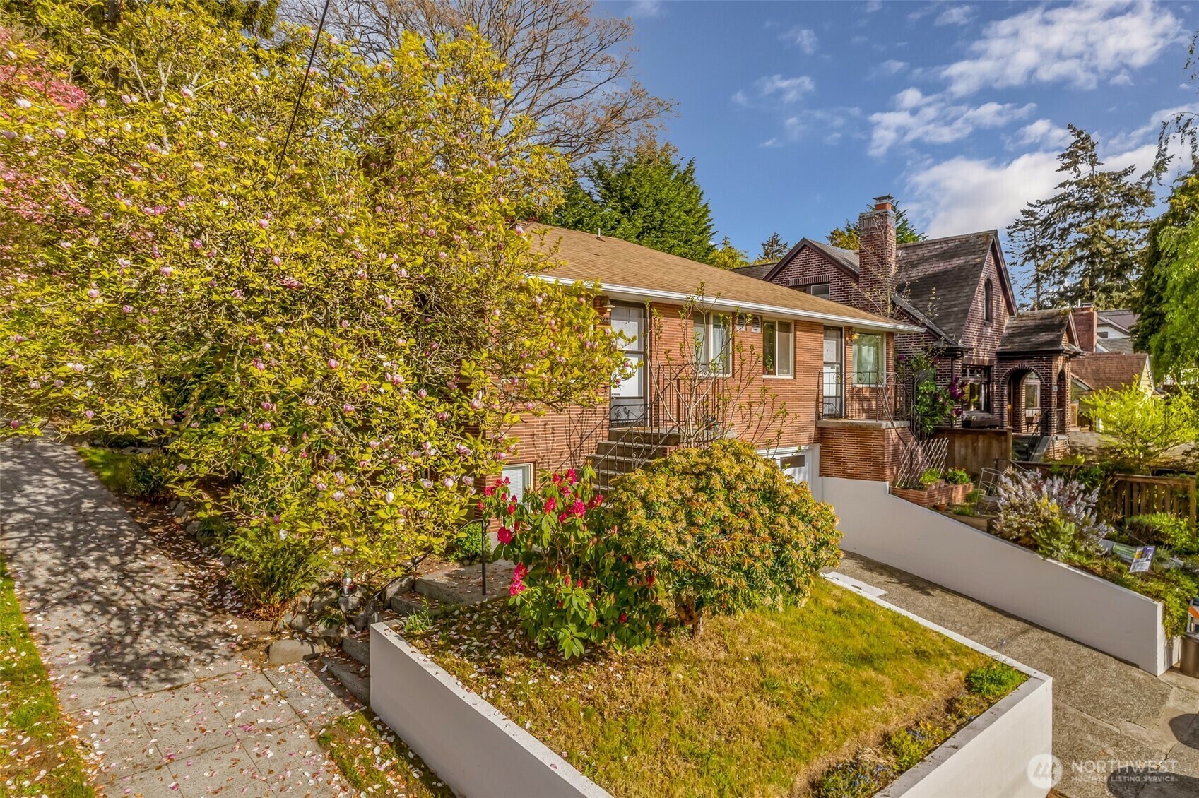 Property Photo: 5842 4th Avenue NW WA 98107