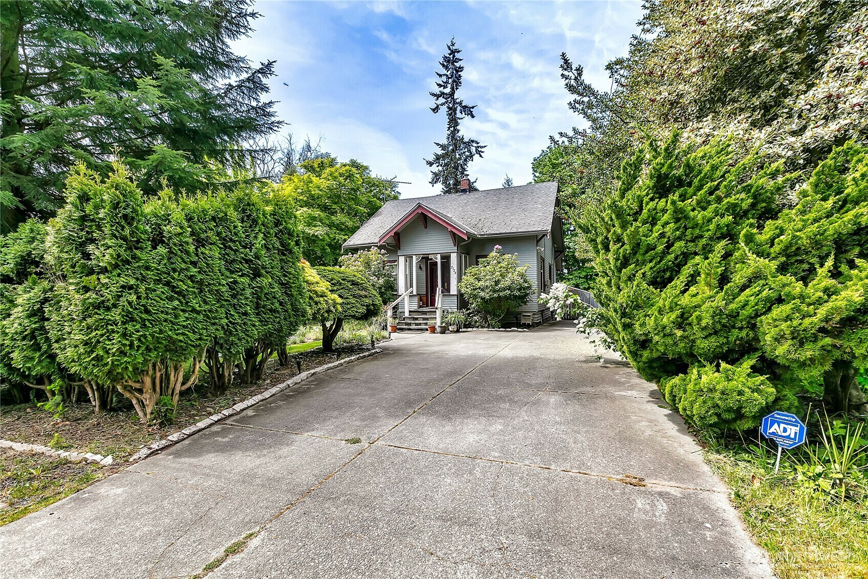 Property Photo: 7124 Olympic Dr Drive WA 98203