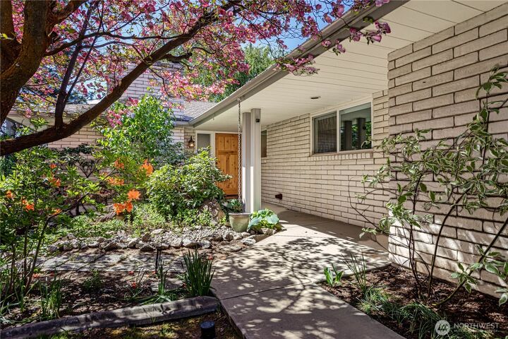 Property Photo: 113 View Ridge Circle WA 98801