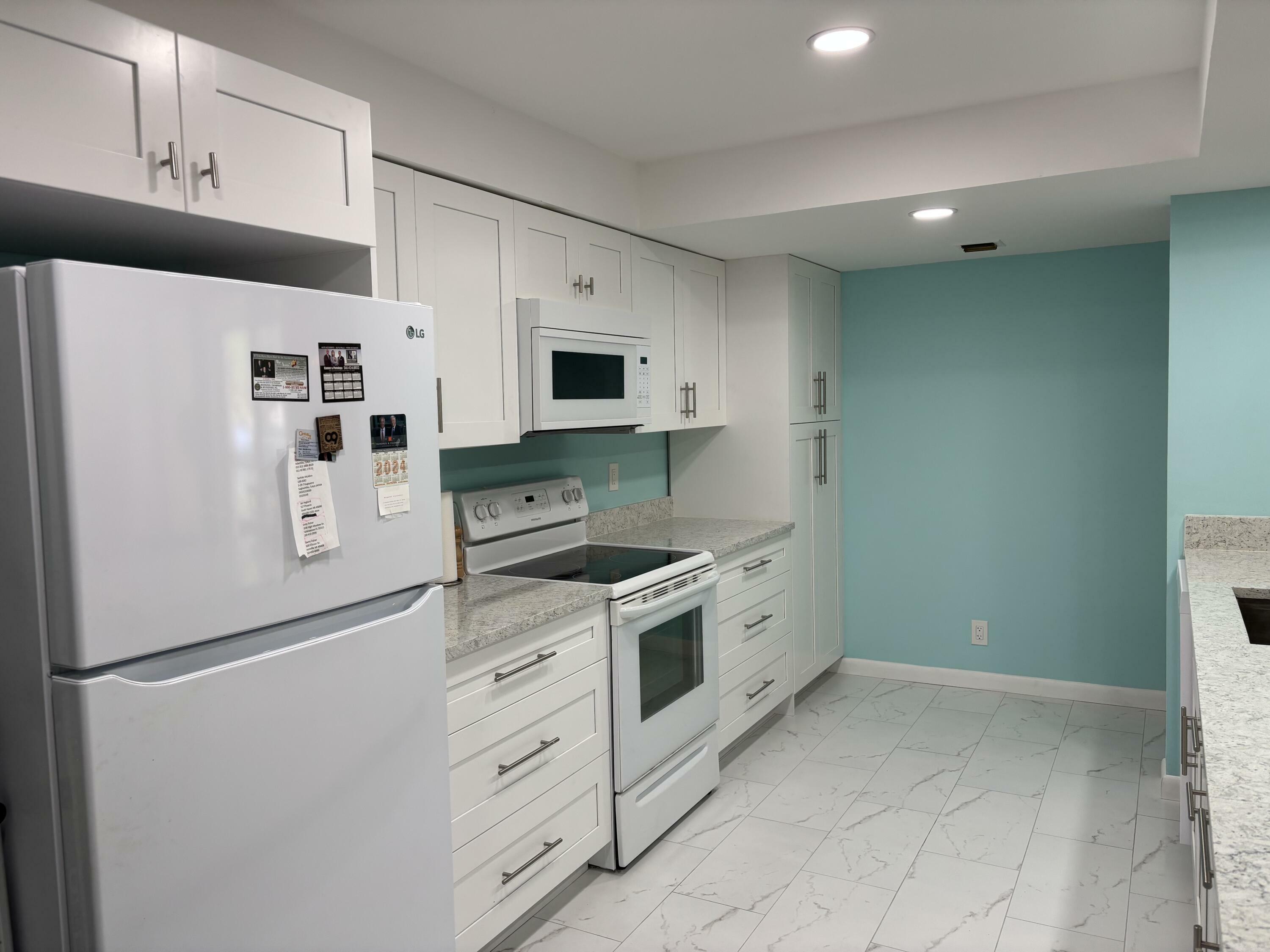 Property Photo: 825 Egret Circle 205 FL 33444