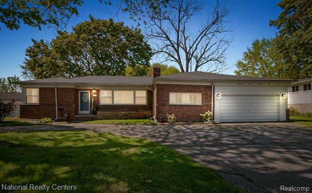 19434 Eastwood Drive  Harper Woods MI 48225 photo