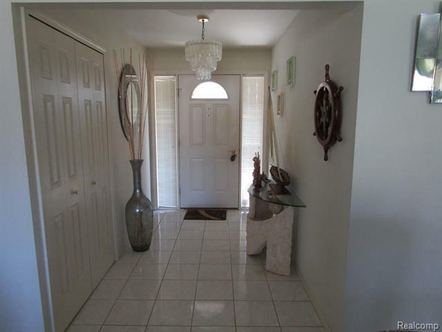Property Photo: 29100 Sunnydale Street MI 48154