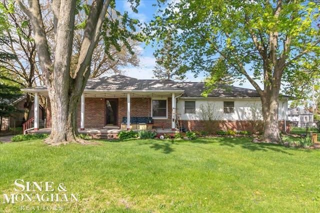 Property Photo: 9013 Floral Street MI 48150