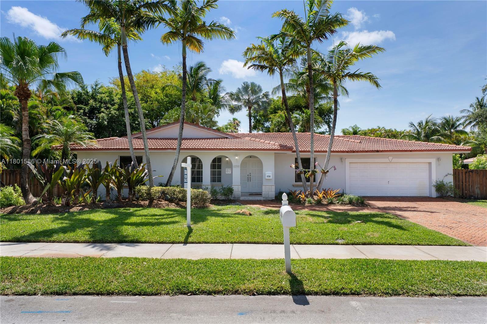 8700 SW 64th Ave  Pinecrest FL 33156 photo