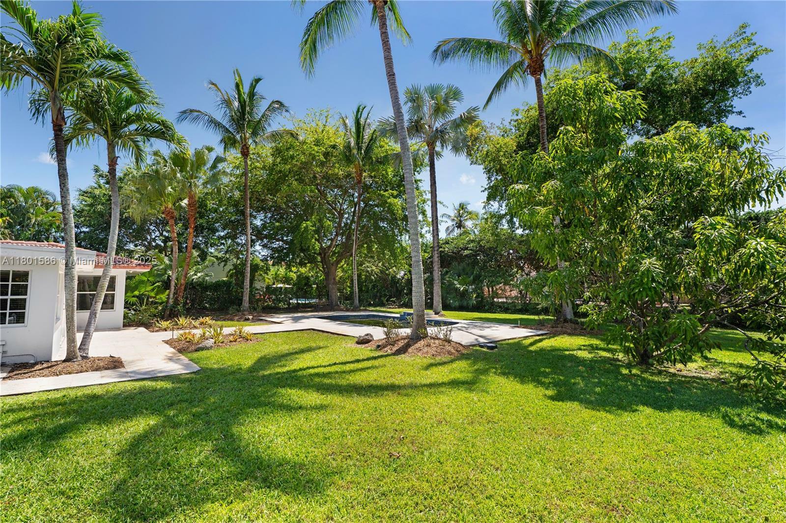 8700 SW 64th Ave  Pinecrest FL 33156 photo
