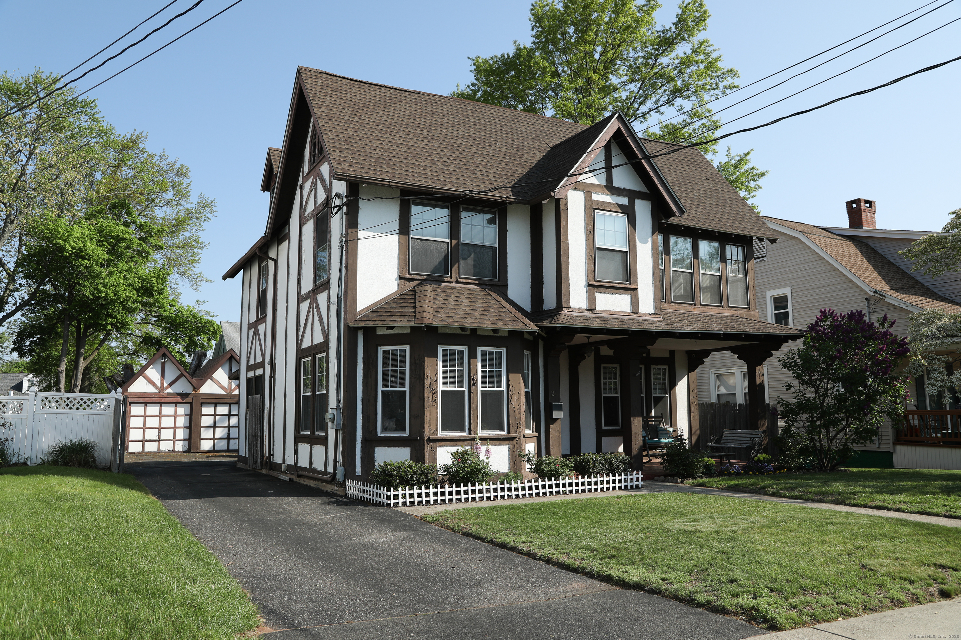 21 East Brown Street  West Haven CT 06516 photo