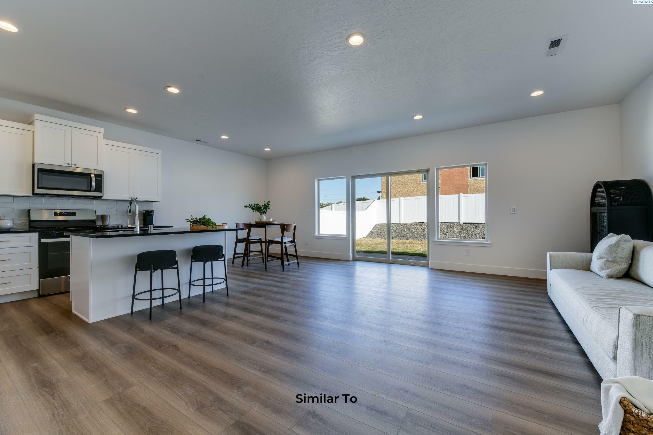 Property Photo: 7461 Grapevine Ct WA 99353